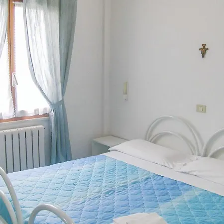 Viale Trappes 9 Apartman *